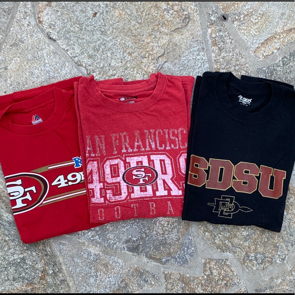 Lot of 3 Mens Large T-Shirts SF 49er/SDSU
(2) San Francisco 49er (1) SDSU